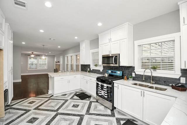 South Side Home — Комната №1