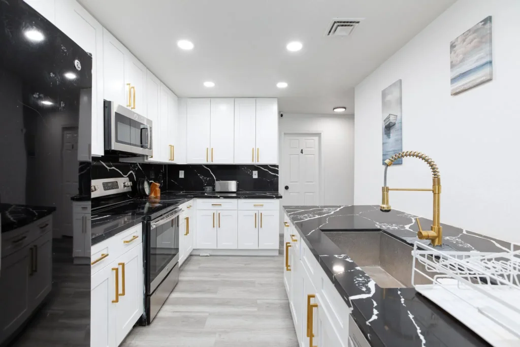 Желтая комната