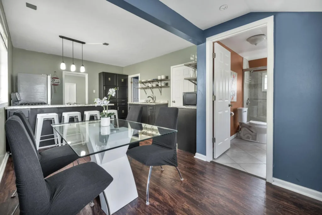 Оранжевая комната