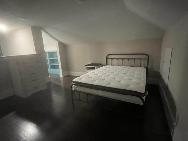 South Side Home — Большая комната на крыше